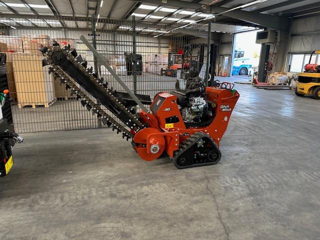 Траншеекопатель Ditch Witch перед отправкой